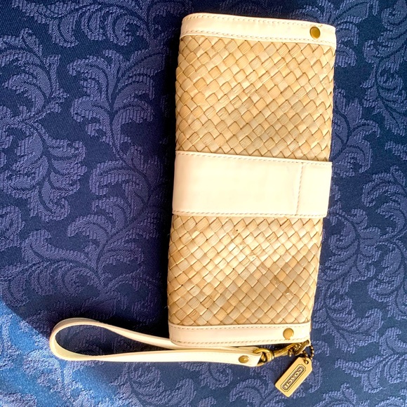 Coach clutch purse - Picture 2 of 6